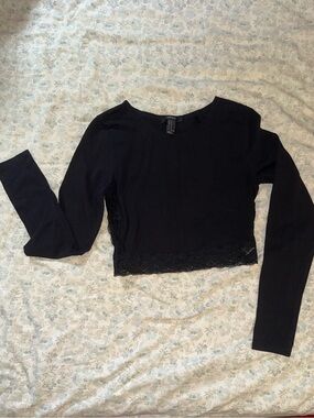 Forever 21 Black Long-Sleeve Cropped Top with Lace Trim